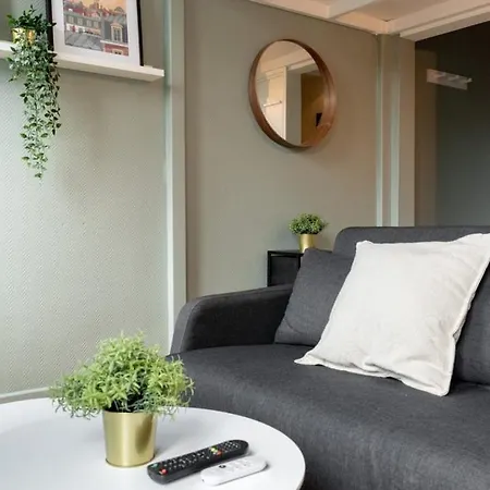 Fonctionnel A 3 Min Du Metro アパート *